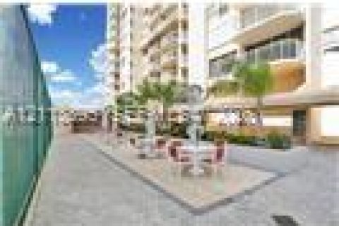 Copropriété à louer à Aventura, Floride: 2 chambres, 116.22 m2 № 2435410 - photo 24