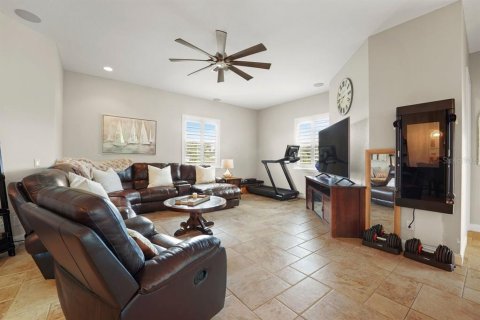 Villa ou maison à vendre à New Smyrna Beach, Floride: 4 chambres, 372.17 m2 № 2408139 - photo 5