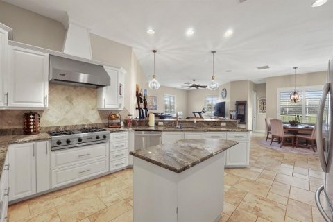 Villa ou maison à vendre à New Smyrna Beach, Floride: 4 chambres, 372.17 m2 № 2408139 - photo 10