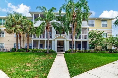 Condominio en alquiler en Bradenton, Florida, 2 dormitorios, 105.17 m2 № 1904514 - foto 1