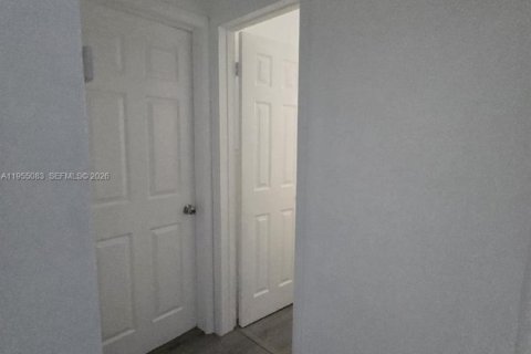 Immobilier commercial à vendre à Miami, Floride: 137.96 m2 № 2153380 - photo 17