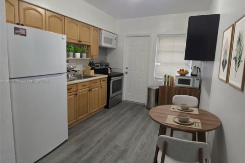 Immobilier commercial à vendre à Miami, Floride: 137.96 m2 № 2153380 - photo 5