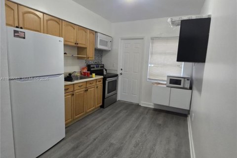 Immobilier commercial à vendre à Miami, Floride: 137.96 m2 № 2153380 - photo 19