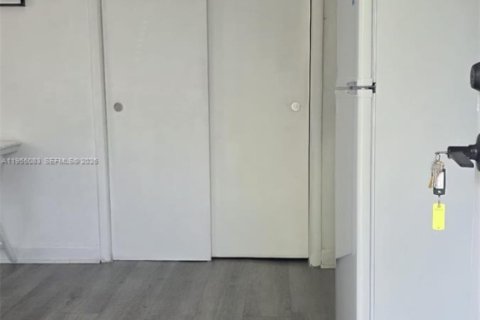 Immobilier commercial à vendre à Miami, Floride: 137.96 m2 № 2153380 - photo 25