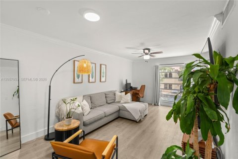 Купить кондоминиум в Корал-Гейблс, Флорида 2 спальни, 74.79м2, № 2168555 - фото 10