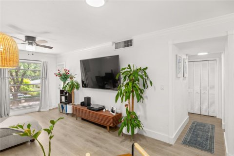 Купить кондоминиум в Корал-Гейблс, Флорида 2 спальни, 74.79м2, № 2168555 - фото 9