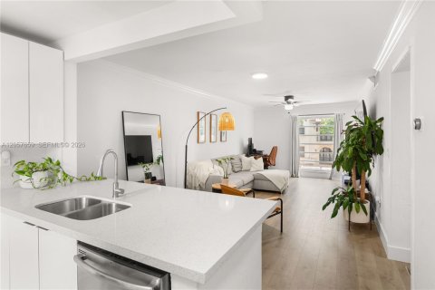 Купить кондоминиум в Корал-Гейблс, Флорида 2 спальни, 74.79м2, № 2168555 - фото 6