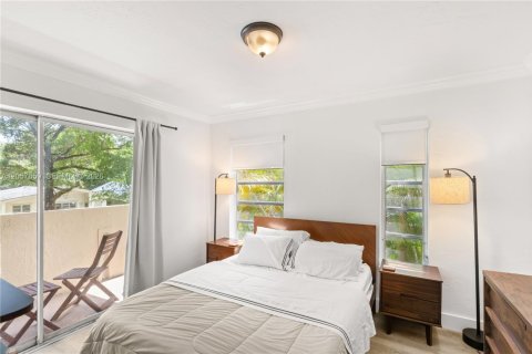 Condo in Coral Gables, Florida, 2 bedrooms  № 2168555 - photo 22