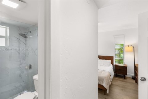 Condo in Coral Gables, Florida, 2 bedrooms  № 2168555 - photo 20