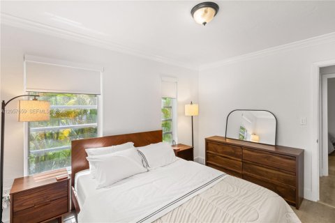 Condo in Coral Gables, Florida, 2 bedrooms  № 2168555 - photo 23