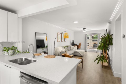 Купить кондоминиум в Корал-Гейблс, Флорида 2 спальни, 74.79м2, № 2168555 - фото 3
