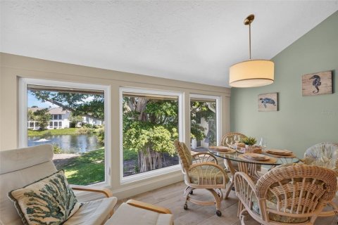 Copropriété à vendre à Sarasota, Floride: 2 chambres, 100.61 m2 № 2302461 - photo 11