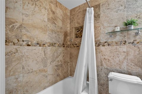 Copropriété à vendre à Sarasota, Floride: 2 chambres, 100.61 m2 № 2302461 - photo 21