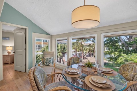 Copropriété à vendre à Sarasota, Floride: 2 chambres, 100.61 m2 № 2302461 - photo 12