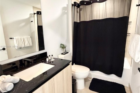 Купить кондоминиум в Майами, Флорида 2 спальни, 64.66м2, № 2145707 - фото 18