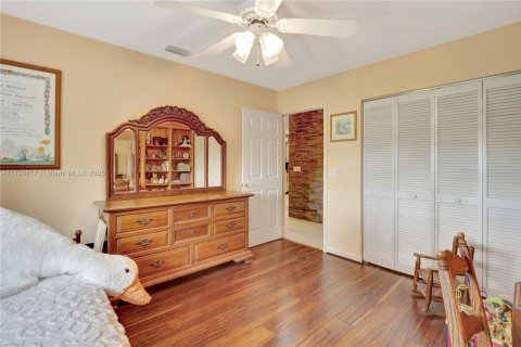 House in West Palm Beach, Florida 4 bedrooms, 271.09 sq.m. № 1695358 - photo 19