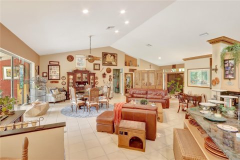 House in West Palm Beach, Florida 4 bedrooms, 271.09 sq.m. № 1695358 - photo 27