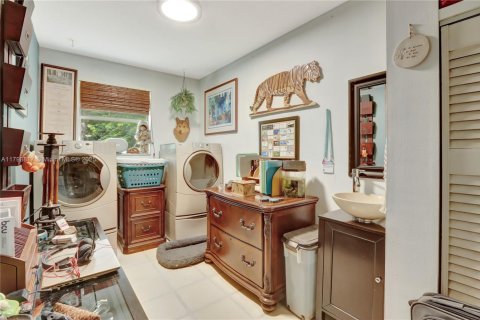 House in West Palm Beach, Florida 4 bedrooms, 271.09 sq.m. № 1695358 - photo 16