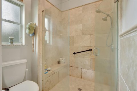 House in West Palm Beach, Florida 4 bedrooms, 271.09 sq.m. № 1695358 - photo 3