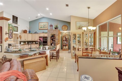 House in West Palm Beach, Florida 4 bedrooms, 271.09 sq.m. № 1695358 - photo 17