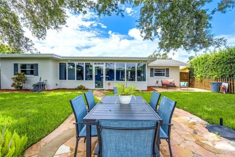 Villa ou maison à vendre à Clearwater, Floride: 3 chambres, 150.13 m2 № 2221393 - photo 2