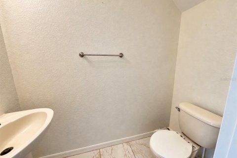 Villa ou maison à louer à Oxford, Floride: 4 chambres, 179.21 m2 № 2388136 - photo 12