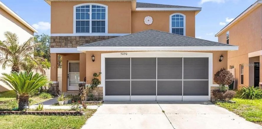 Villa ou maison à Oxford, Floride 4 chambres, 179.21 m2 № 2388136