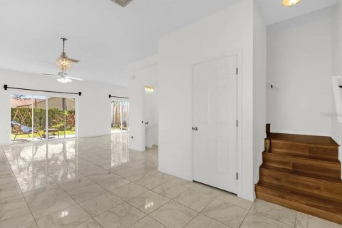 Villa ou maison à louer à Oxford, Floride: 4 chambres, 179.21 m2 № 2388136 - photo 11