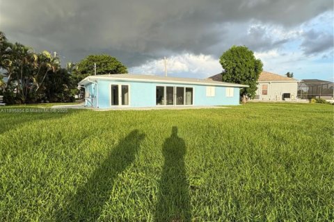 Снять в аренду виллу или дом в Кейп-Корал, Флорида 3 спальни, № 1949319 - фото 7