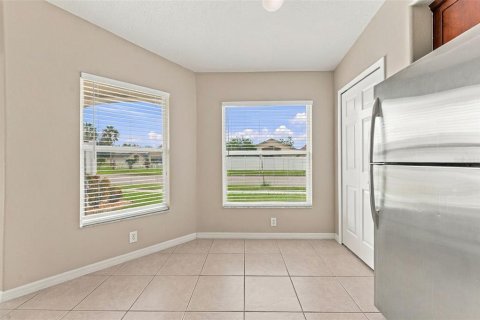House in Land O' Lakes, Florida 3 bedrooms, 123 sq.m. № 2393626 - photo 18