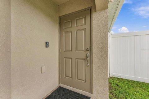 House in Land O' Lakes, Florida 3 bedrooms, 123 sq.m. № 2393626 - photo 5