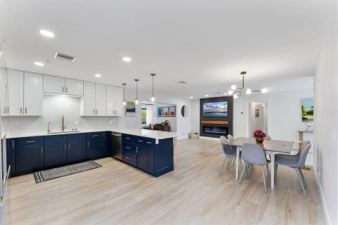 Villa ou maison à vendre à Boynton Beach, Floride: 3 chambres, 179.77 m2 № 2397903 - photo 4