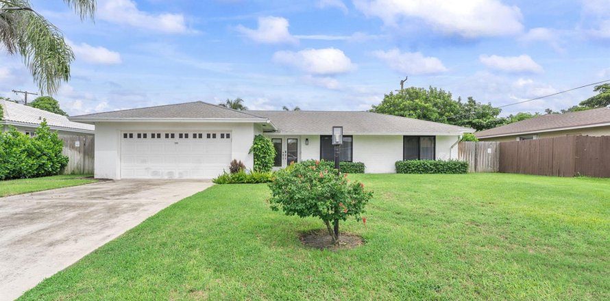 Villa ou maison à Boynton Beach, Floride 3 chambres, 179.77 m2 № 2397903