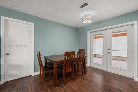 House in Sebring, Florida 3 bedrooms, 119.75 sq.m. № 1988595 - photo 18