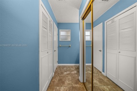 House in Sebring, Florida 3 bedrooms, 119.75 sq.m. № 1988595 - photo 13