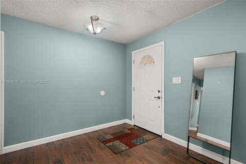 House in Sebring, Florida 3 bedrooms, 119.75 sq.m. № 1988595 - photo 6