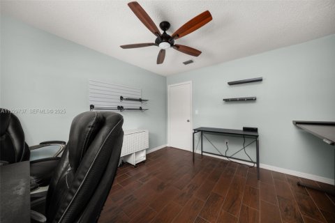 House in Sebring, Florida 3 bedrooms, 119.75 sq.m. № 1988595 - photo 28