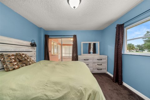 House in Sebring, Florida 3 bedrooms, 119.75 sq.m. № 1988595 - photo 30