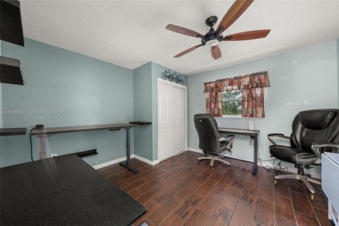 House in Sebring, Florida 3 bedrooms, 119.75 sq.m. № 1988595 - photo 26