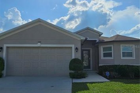 House in Winter Haven, Florida 3 bedrooms, 139.35 sq.m. № 2222103 - photo 3