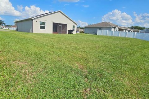 House in Winter Haven, Florida 3 bedrooms, 139.35 sq.m. № 2222103 - photo 14