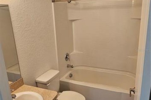 House in Winter Haven, Florida 3 bedrooms, 139.35 sq.m. № 2222103 - photo 16