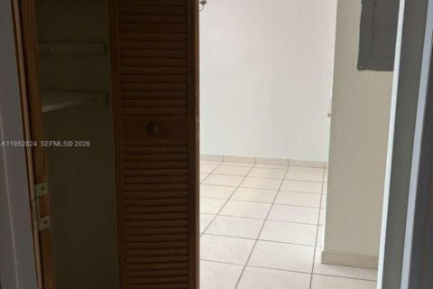 Снять в аренду кондоминиум в Хайалиа Гарденс, Флорида 2 спальни, 89.19м2, № 2008103 - фото 8