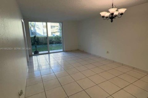 Снять в аренду кондоминиум в Хайалиа Гарденс, Флорида 2 спальни, 89.19м2, № 2008103 - фото 3