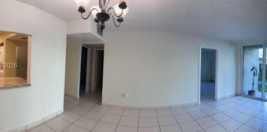 Кондоминиум с 2 спальнями в Хайалиа Гарденс, Флорида № 2008103