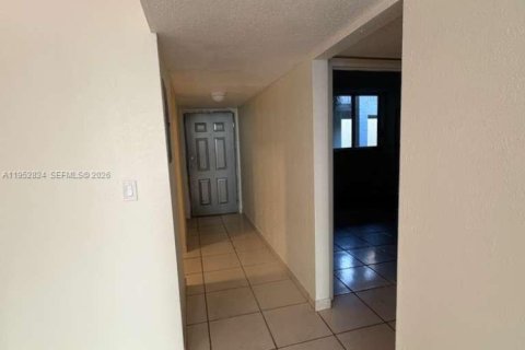 Снять в аренду кондоминиум в Хайалиа Гарденс, Флорида 2 спальни, 89.19м2, № 2008103 - фото 4