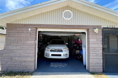 Casa en venta en Port Richey, Florida, 3 dormitorios, 137.31 m2 № 1871253 - foto 2