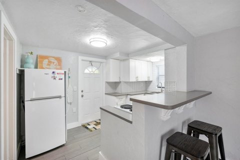 Townhouse in Fort Lauderdale, Florida 1 bedroom, 78.97 sq.m. № 2410939 - photo 3