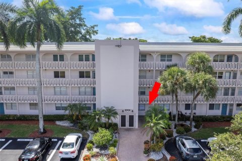 Condo in Coconut Creek, Florida, 2 bedrooms  № 1951454 - photo 24