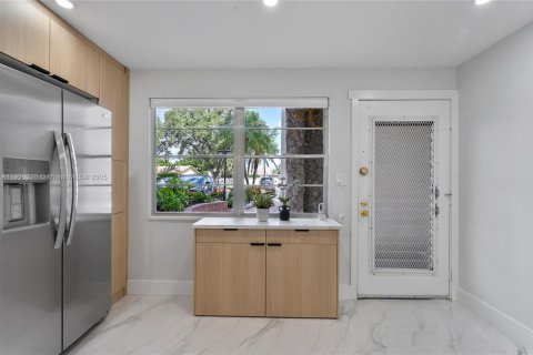 Condo in Coconut Creek, Florida, 2 bedrooms  № 1951454 - photo 6